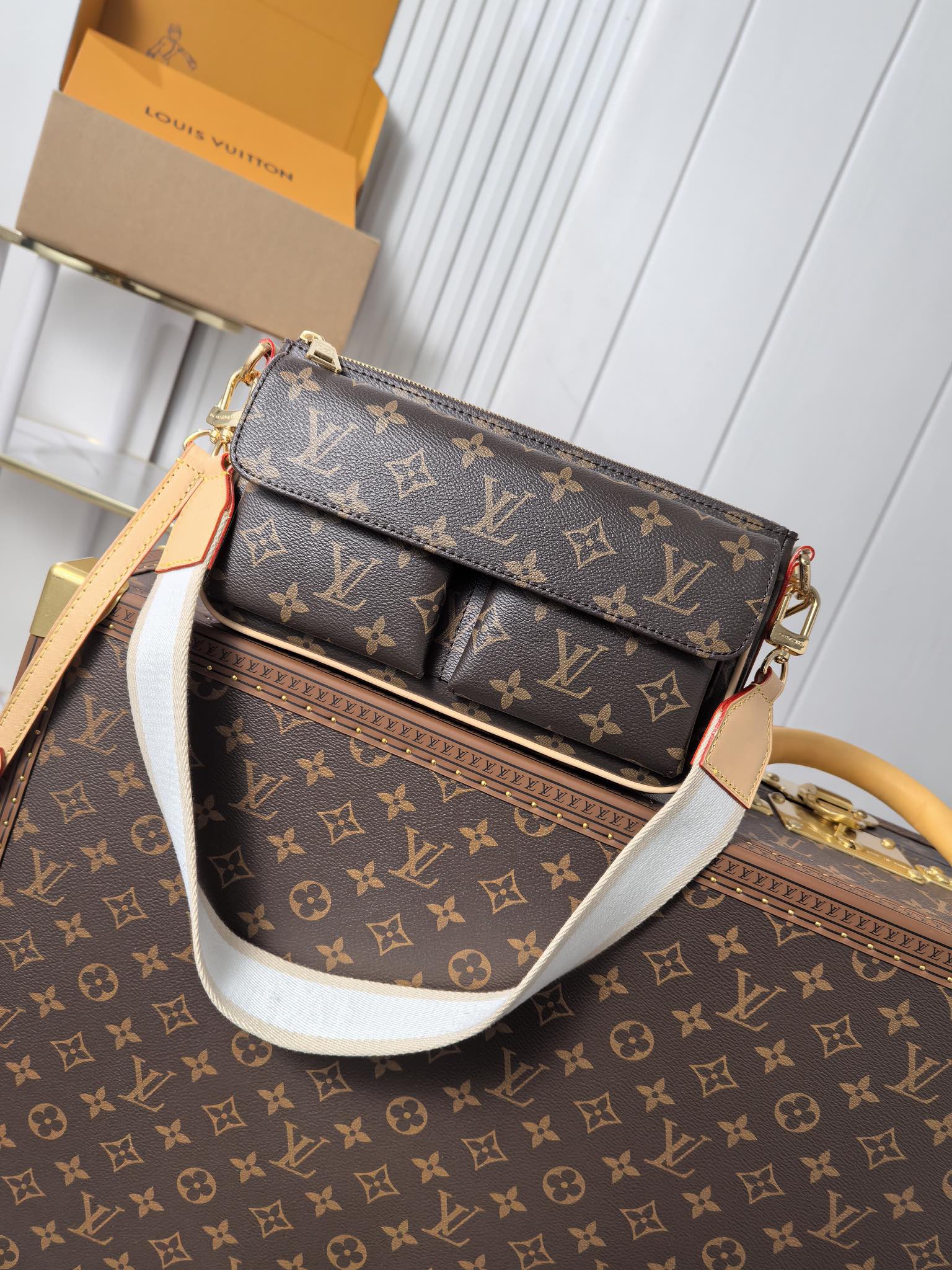 LV Classic Handbag Monogram Empreinte Unisex